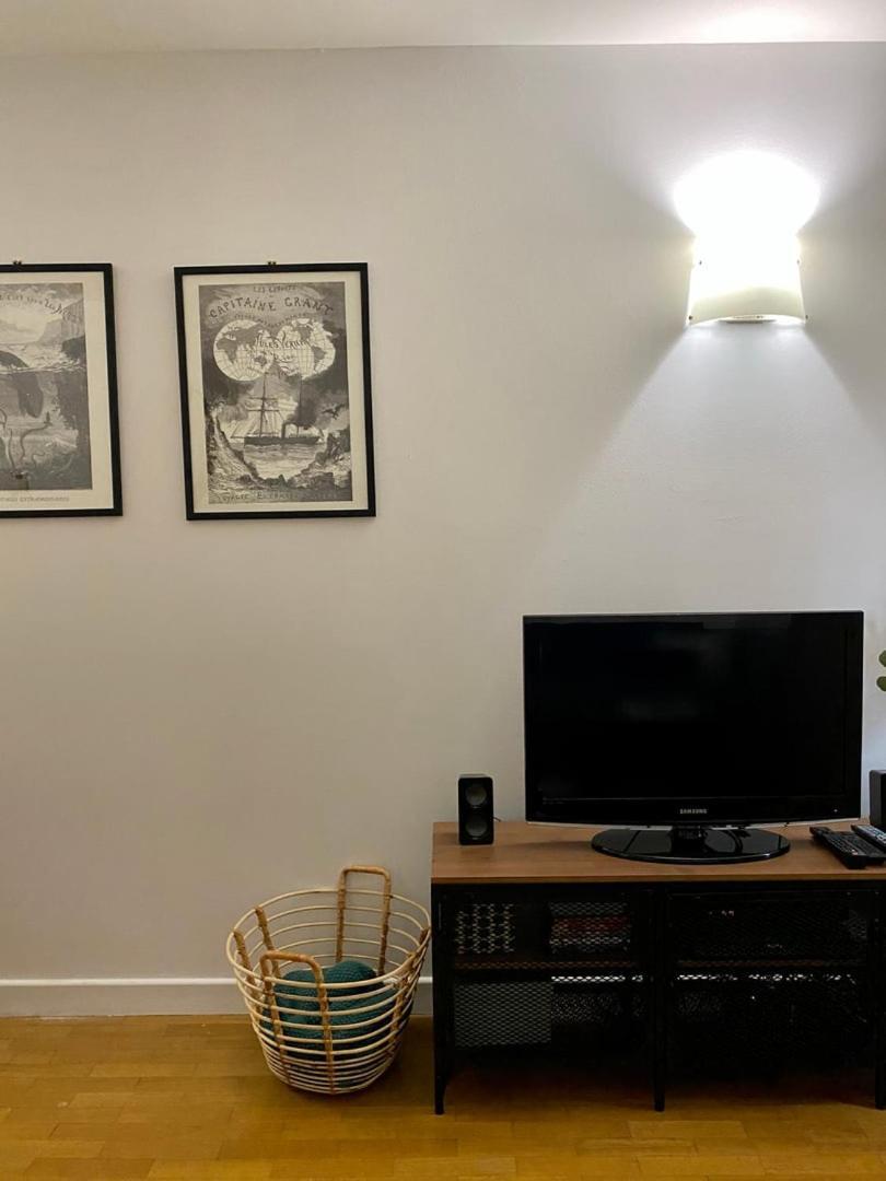 Spacious 1Br | Near City Center & Baby-Friendly! Apartment Лион Екстериор снимка