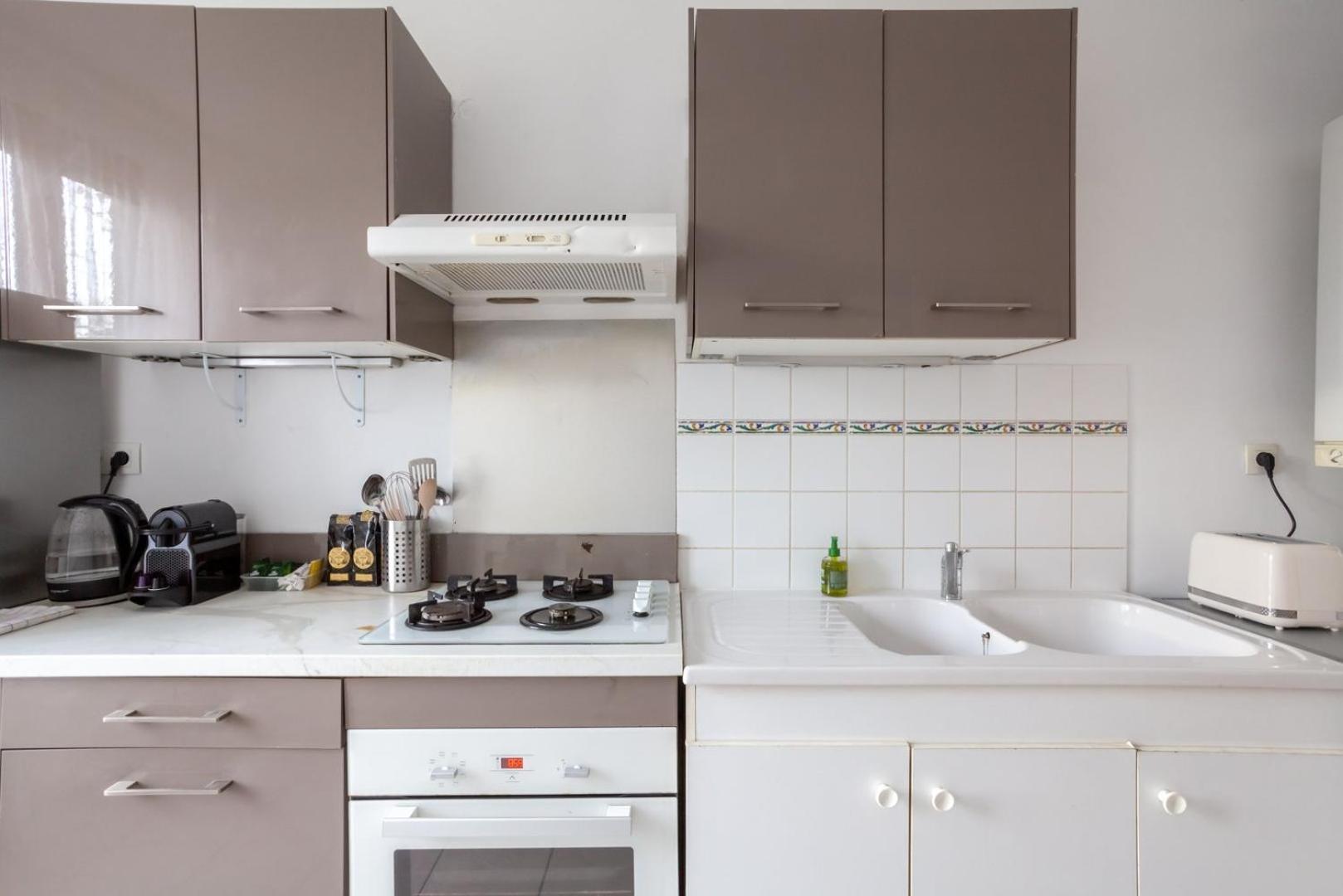 Spacious 1Br | Near City Center & Baby-Friendly! Apartment Лион Екстериор снимка