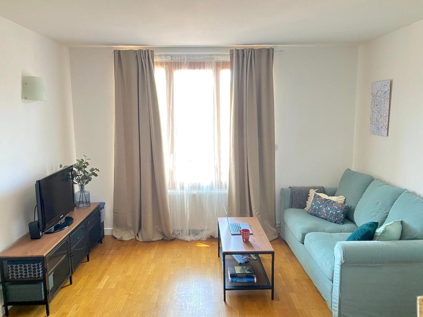 Spacious 1Br | Near City Center & Baby-Friendly! Apartment Лион Екстериор снимка