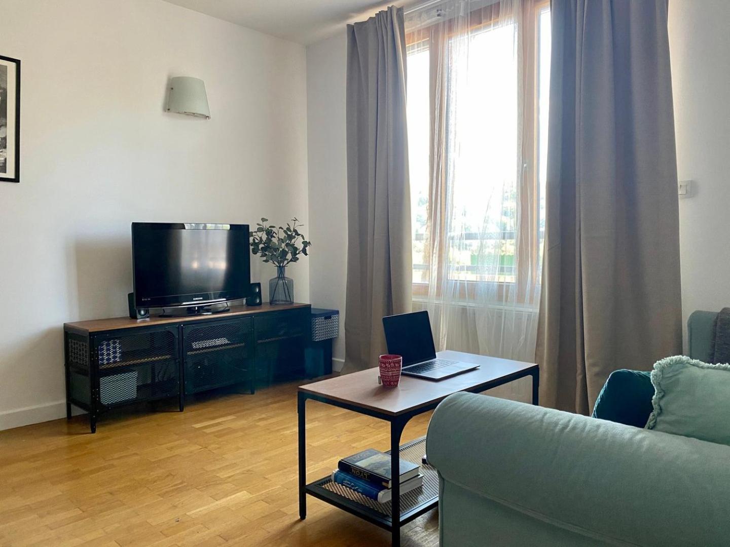 Spacious 1Br | Near City Center & Baby-Friendly! Apartment Лион Екстериор снимка